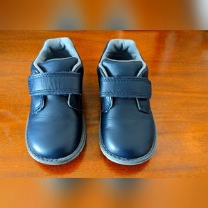 Stride rite Unisex Griffin - size 6.5M